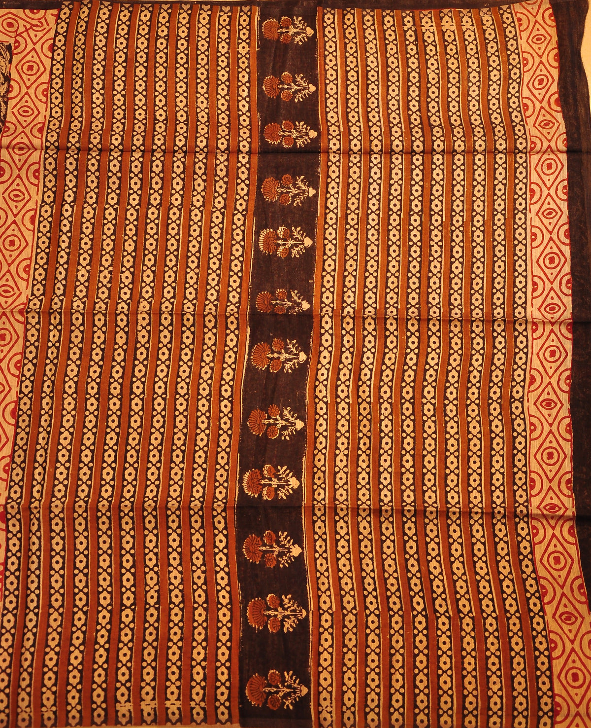 Black Floral Handloom Maheshwari Semi Silk Saree - WK77-04