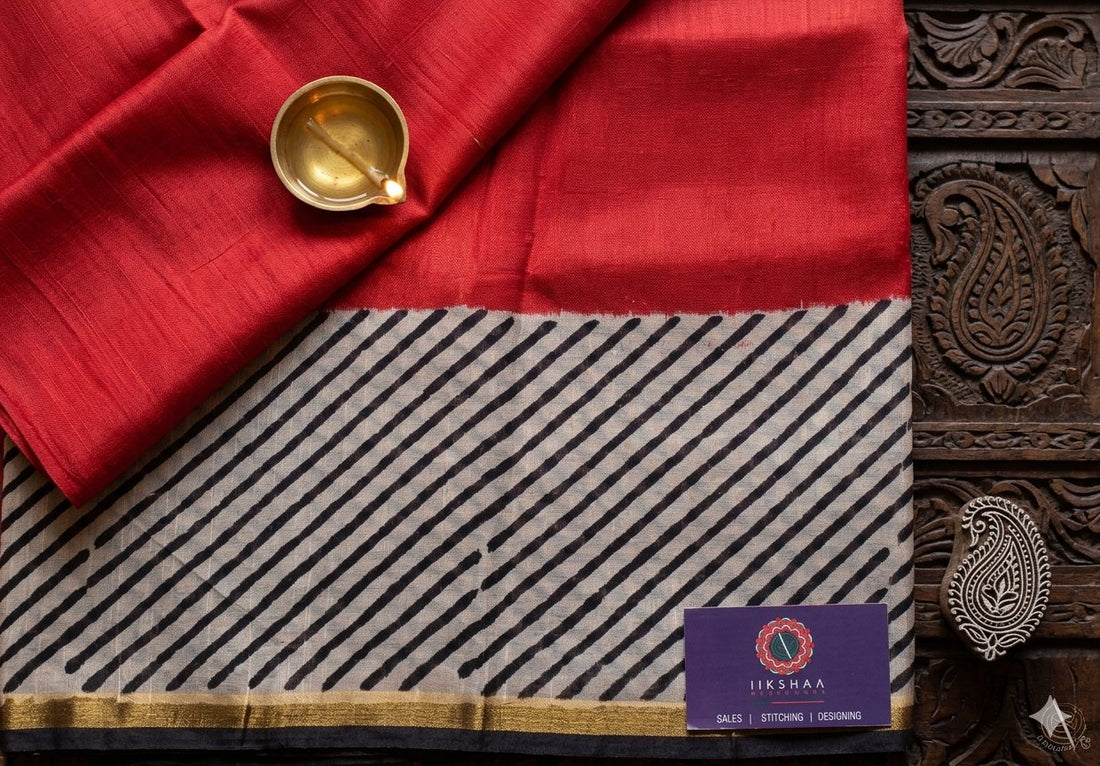 Red Geometrical Pattern Handloom Maheshwari Semi Silk Saree - WK77-0028